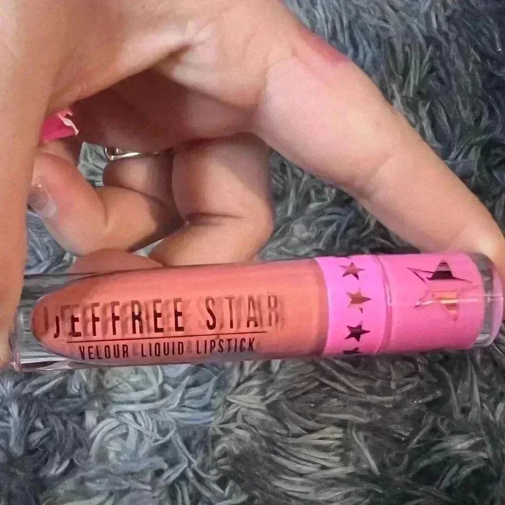 Jeffree star‎ valour liquid lipstick